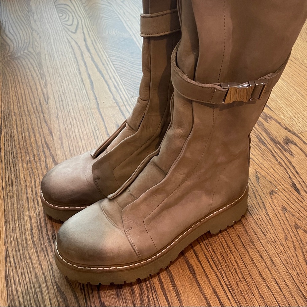Patrizia Bonfanti beige ankle combat boots with buckle